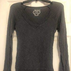 Derek Hart grey shirt